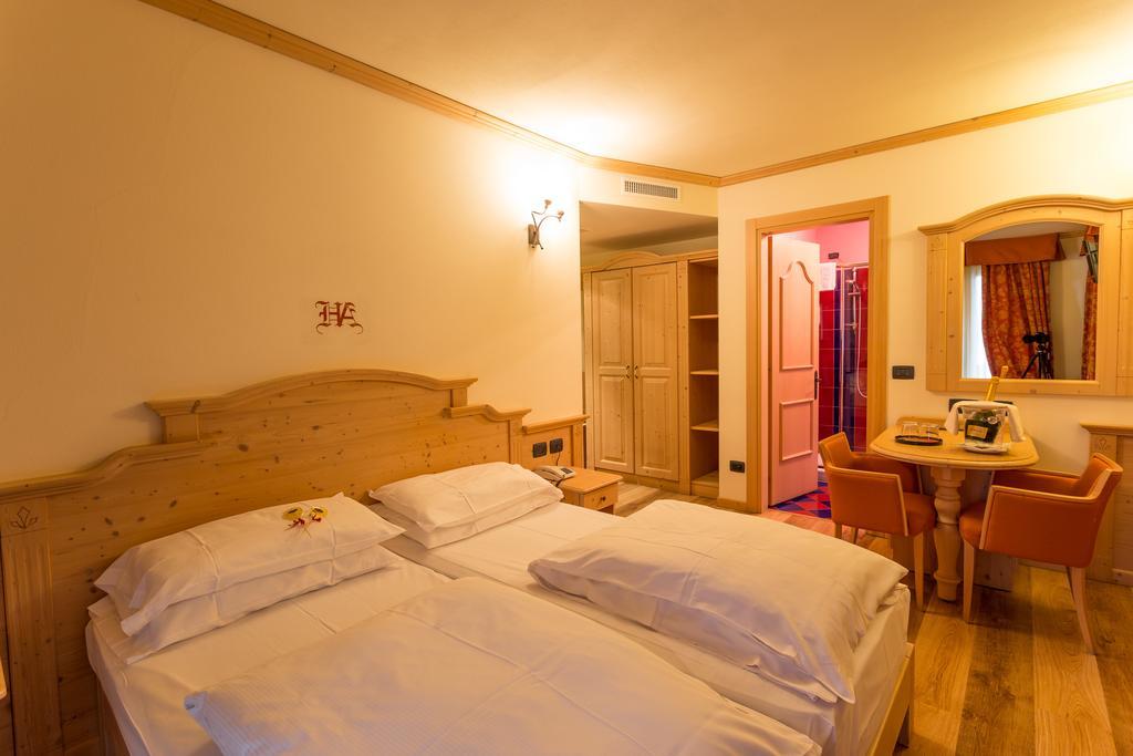 Hotel Arisch Aprica Oda fotoğraf